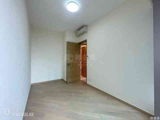 Ngau Tau Kok - Grand Central Phase 2 Block 3 06