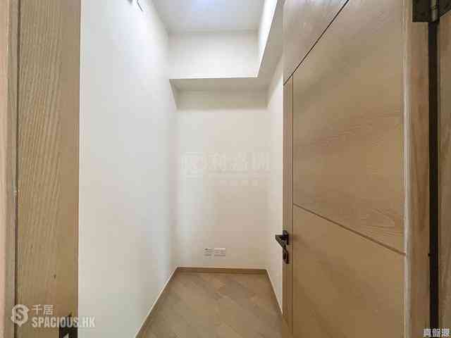 Ngau Tau Kok - Grand Central Phase 2 Block 3 08