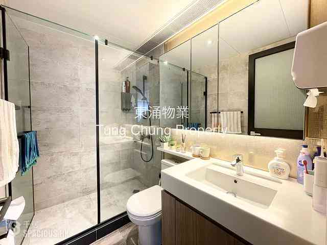 Tung Chung - The Visionary Tower 10 05