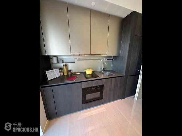 Wan Chai - 33 Kennedy Road 08