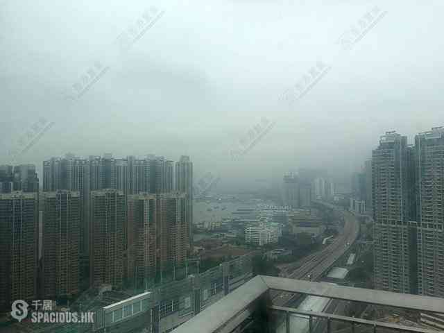 Tai Kok Tsui - Florient Rise 01