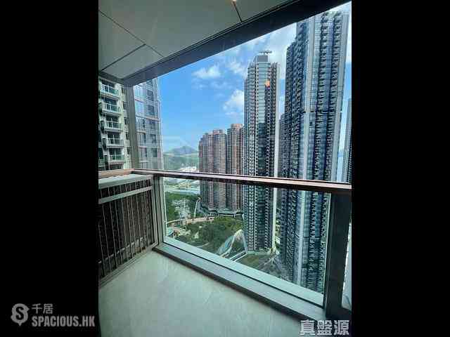 Lohas Park - Lohas Park Phase 11C Villa Garda II Tower 2A 02