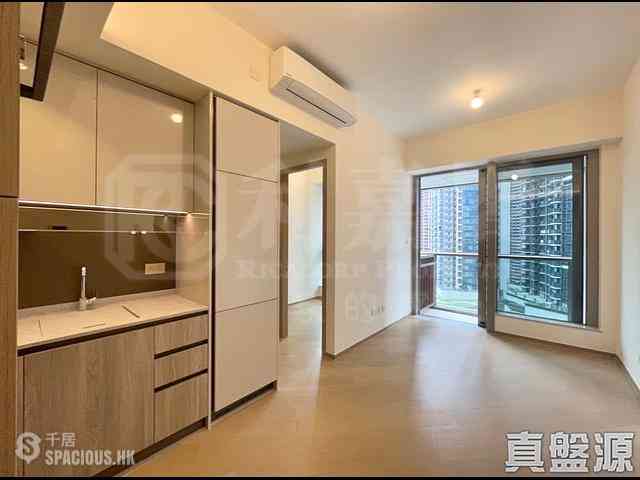Lohas Park - Lohas Park Phase 11C Villa Garda II Tower 2A 04