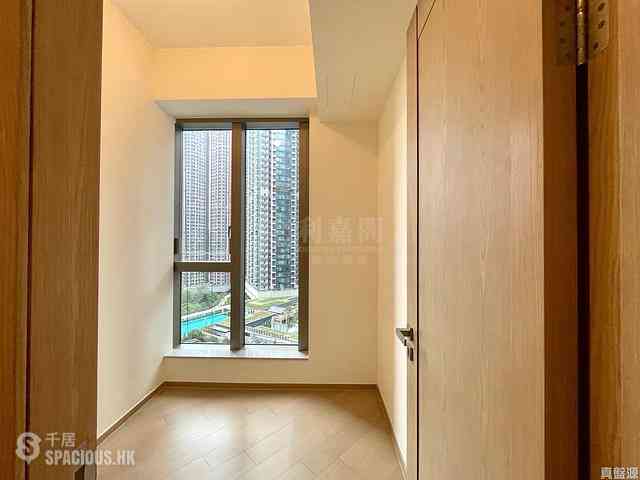 Lohas Park - Lohas Park Phase 11C Villa Garda II Tower 2A 06