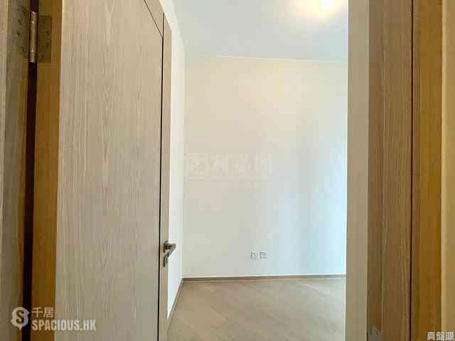 Lohas Park - Lohas Park Phase 11C Villa Garda II Tower 2A 07