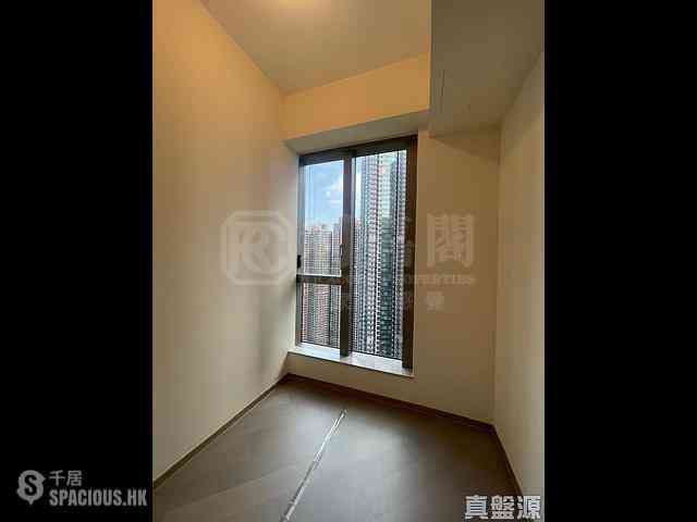 Lohas Park - Lohas Park Phase 11C Villa Garda II Tower 2A 08
