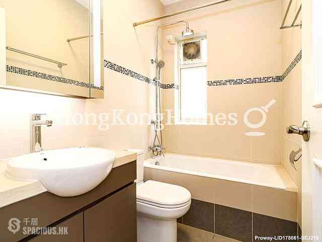 Chung Hom Kok - Villa Piubello 09