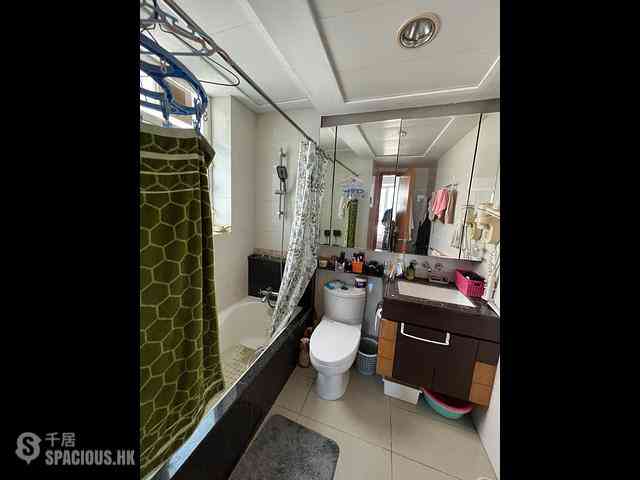 Tung Chung - Coastal Skyline Phase 4 Le Bleu Deux Block 5 08