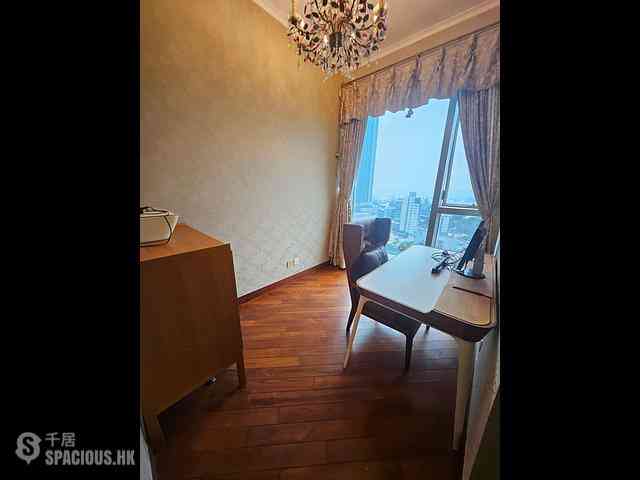 Yau Ma Tei - The Coronation Tower 3 04