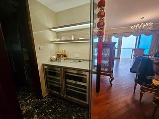 Yau Ma Tei - The Coronation Tower 3 05
