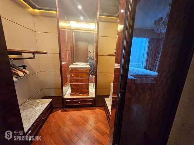 Yau Ma Tei - The Coronation Tower 3 09