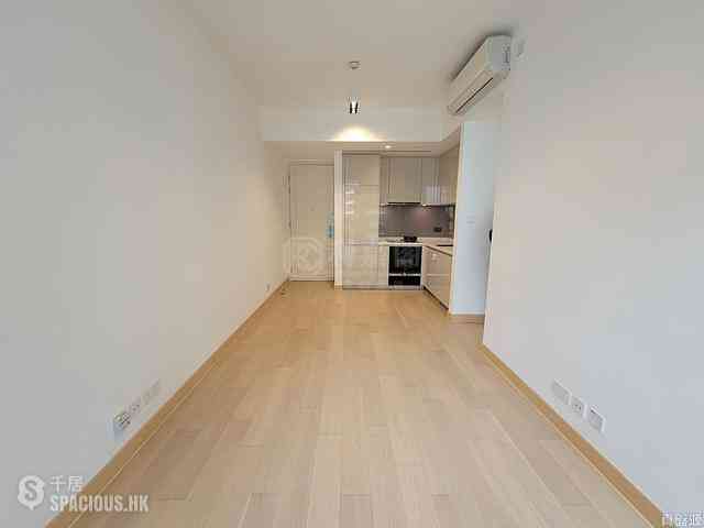 Tseung Kwan O - Monterey Block 8 01