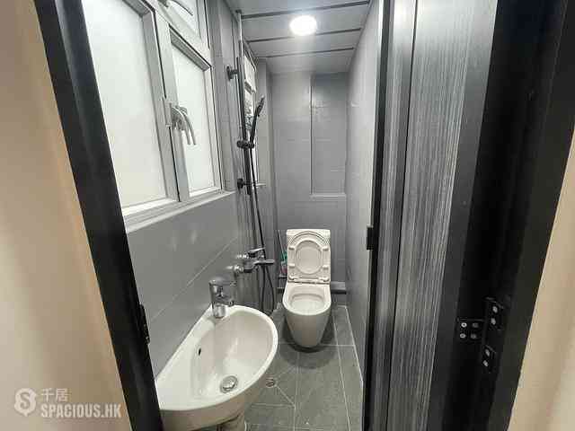 Central - 12, Gough Street 06