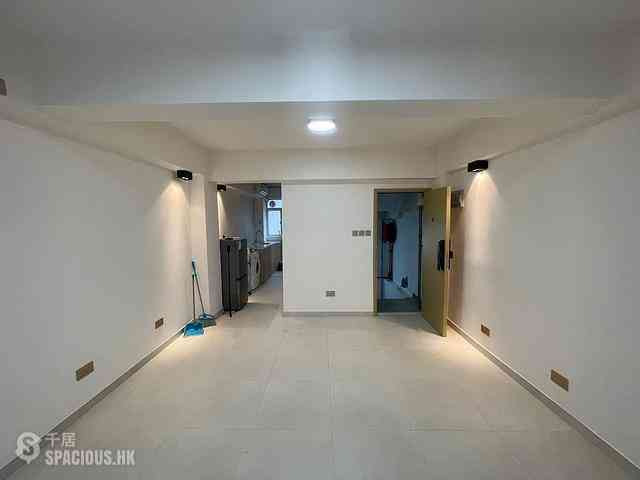 Central - 12, Gough Street 04