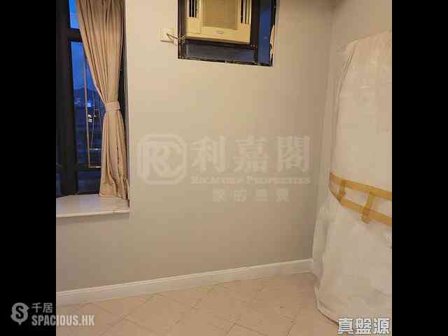 Quarry Bay - Kornhill Block R 06
