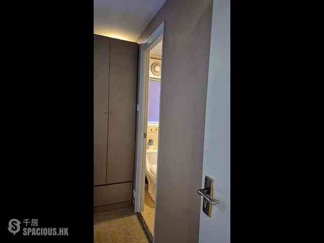 Wan Chai - Johnston Building 08