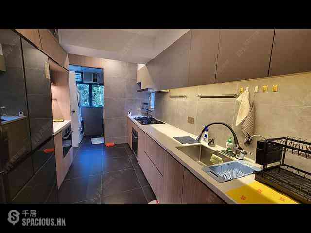 Tai Hang - Carnation Court 06