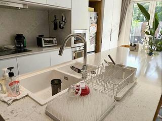 Wong Chuk Hang - Country Villa Block E 08