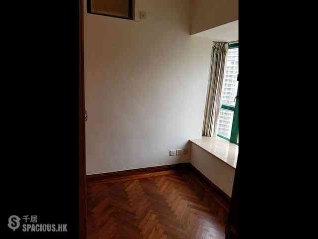 Kennedy Town - Shun Cheong Building 02