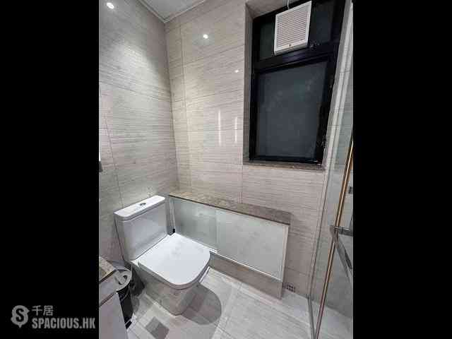 Fortress Hill - Le Sommet Block 2 05