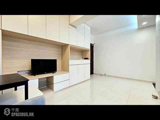 Causeway Bay - Lockhart House 04