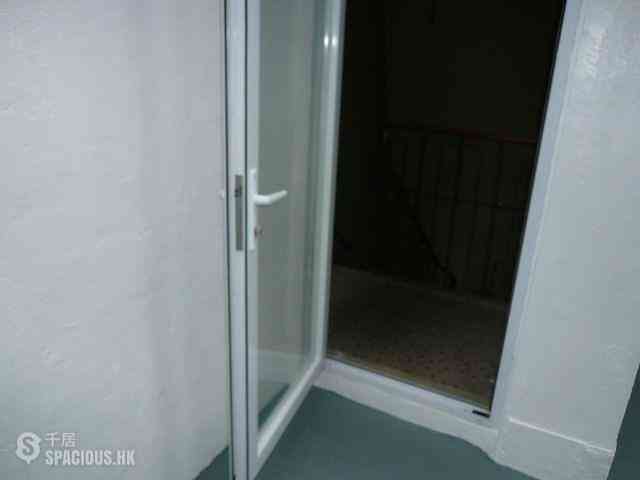 Sai Ying Pun - 99A-99B, High Street 17