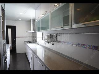 Happy Valley - Beverly Hill 07