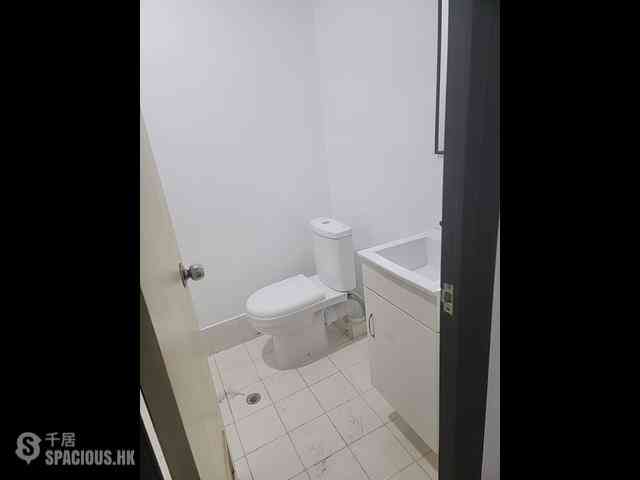 Sheung Wan - 113-115, Wing Lok Street 07