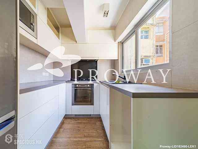 Pok Fu Lam - Baguio Villa Block 26 08