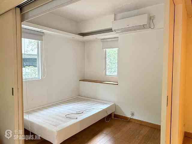 Sai Ying Pun - Hang Yue Building 05