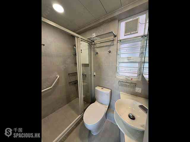Sai Ying Pun - King Ming Mansion 05