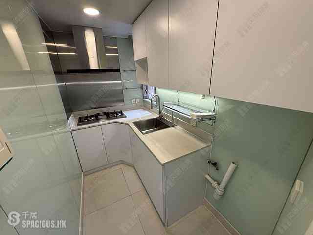 Sai Ying Pun - King Ming Mansion 04