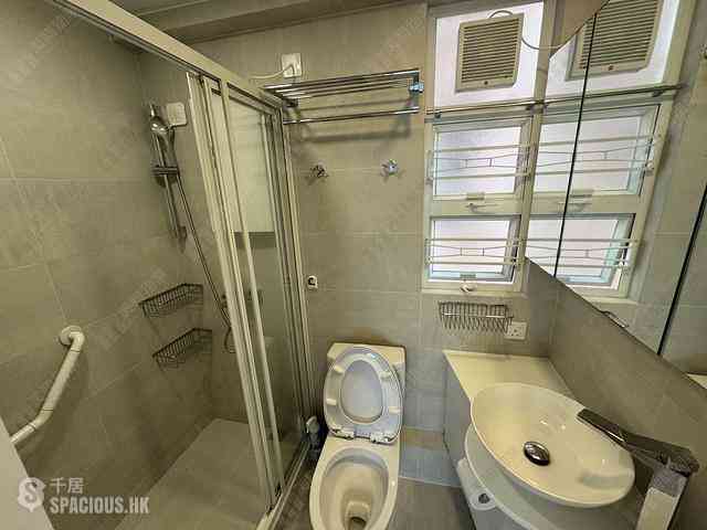 Sai Ying Pun - King Ming Mansion 12
