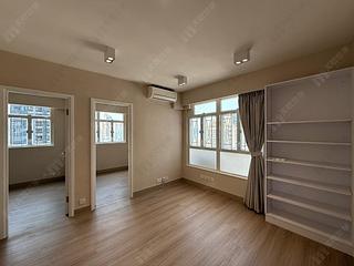 Sai Ying Pun - King Ming Mansion 02