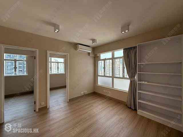 Sai Ying Pun - King Ming Mansion 02