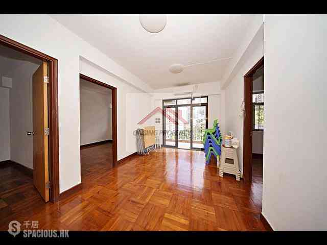 Mid Levels West - Hing Wah Mansions 02