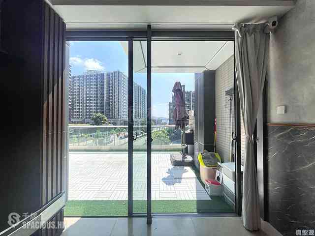 Tseung Kwan O - The Wings Ocean Wings Block 7B 01