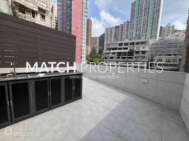 Sai Ying Pun - Sun Luen Building 01