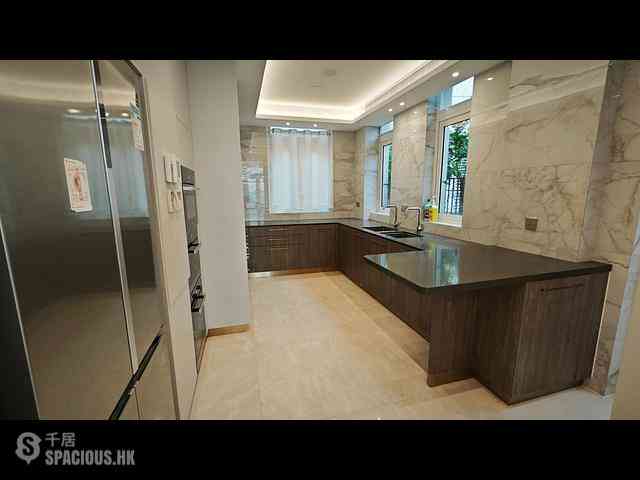 The Peak - 28, Gough Hill Road 03
