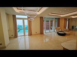 The Peak - 28, Gough Hill Road 04