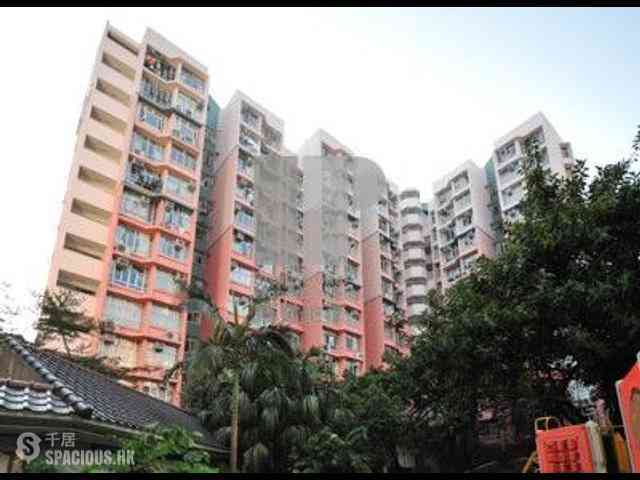 Chung Hom Kok - Lung Yan Court 01