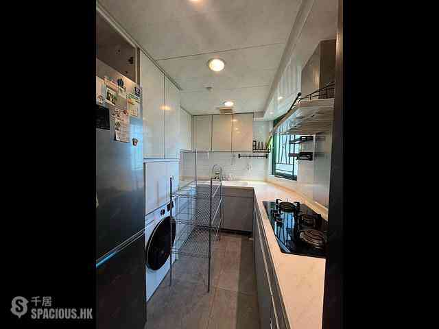 Kennedy Town - University Heights Block 2 06