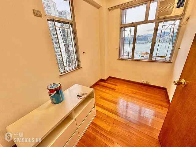North Point - Seaview Building 02