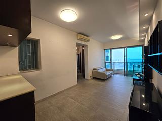 Tung Chung - Coastal Skyline Phase 3 La Rossa Block B (Block 8) 03