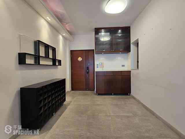 Tung Chung - Coastal Skyline Phase 3 La Rossa Block B (Block 8) 06