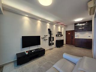 Tung Chung - Coastal Skyline Phase 3 La Rossa Block B (Block 8) 07