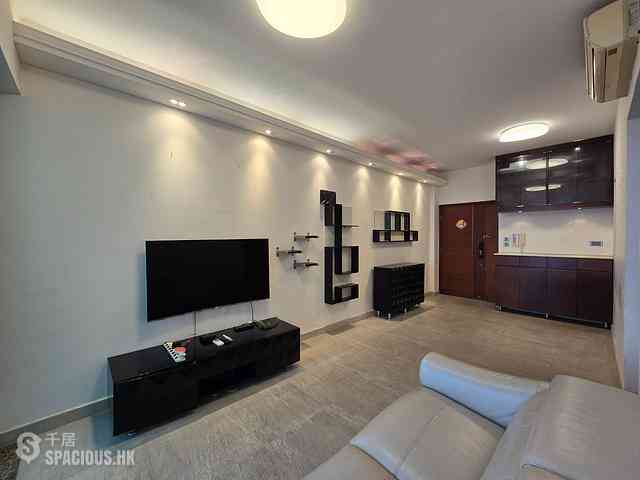 Tung Chung - Coastal Skyline Phase 3 La Rossa Block B (Block 8) 07