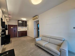 Tung Chung - Coastal Skyline Phase 3 La Rossa Block B (Block 8) 02