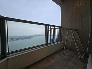 Tung Chung - Coastal Skyline Phase 3 La Rossa Block B (Block 8) 10