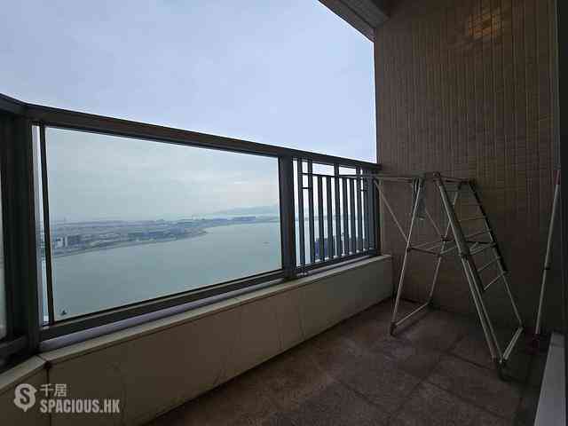 Tung Chung - Coastal Skyline Phase 3 La Rossa Block B (Block 8) 10